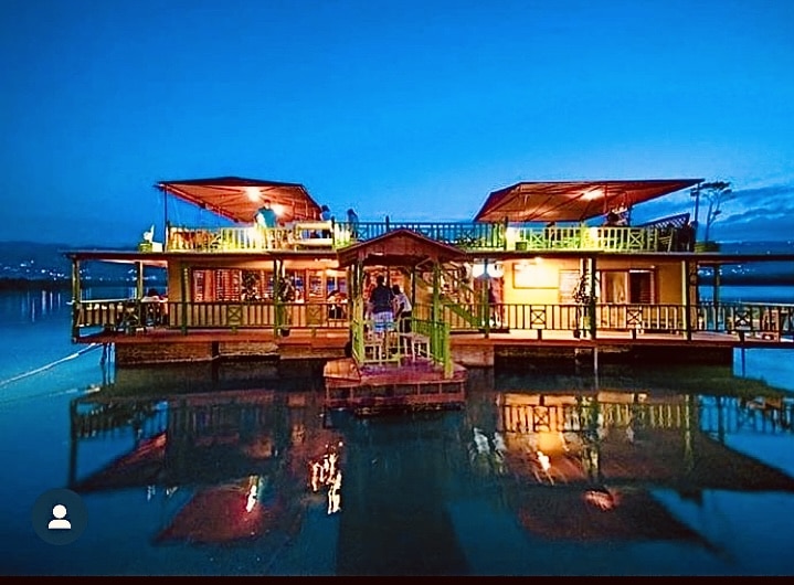 Best Restaurants in Jamaica - The Houseboat Grill
